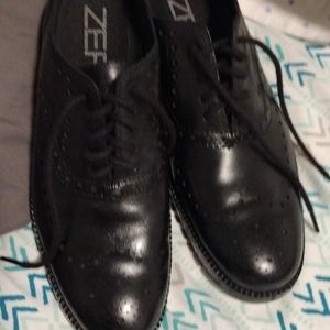 Men's never worn Cole Haan shoe
